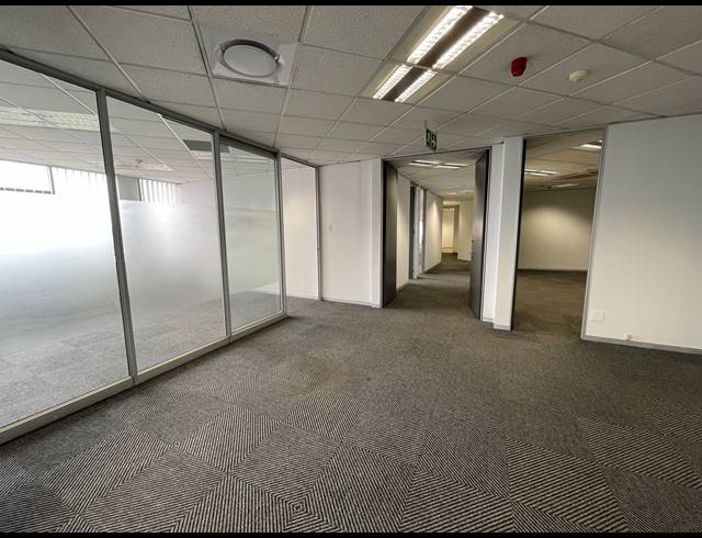 326M² OFFICE TO LET IN PARKTOWN